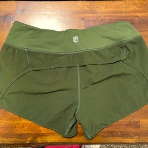 Forest green Born Primitive shorts